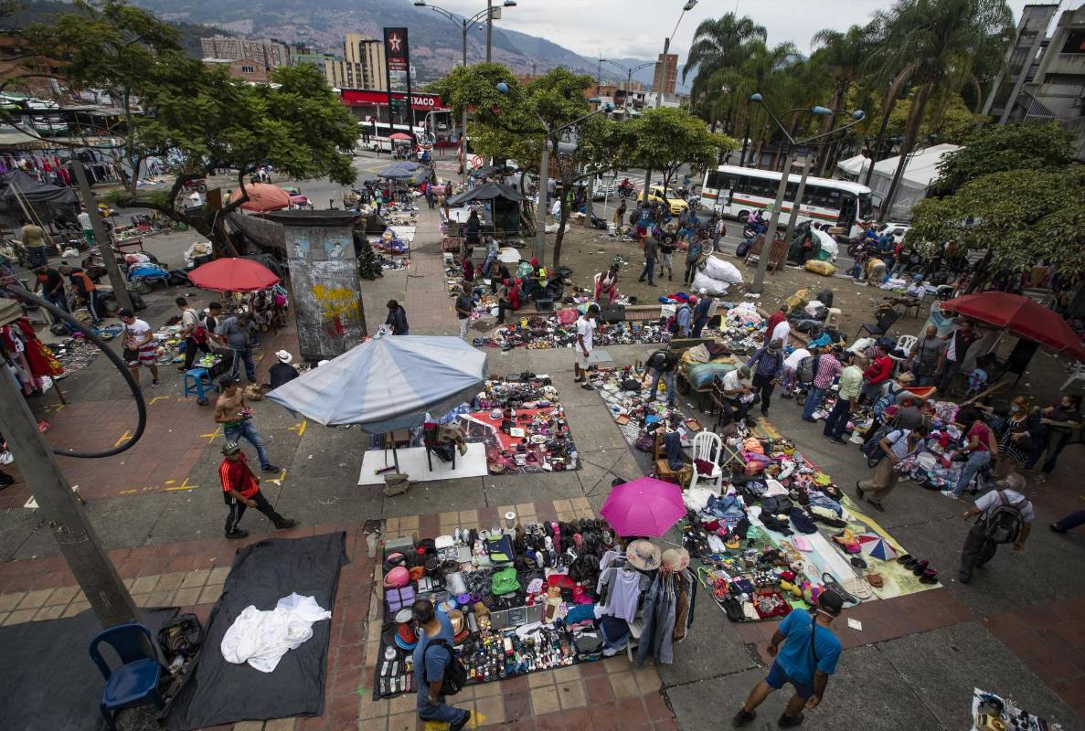 El nuevo Bazar no ha pasado del papel. Los venteros llevan seis años esperando a ser reubicados. La Alcaldía dice que esta administración, por fin, dará una solución al problema. Foto: Manuel Saldarriaga Quintero.