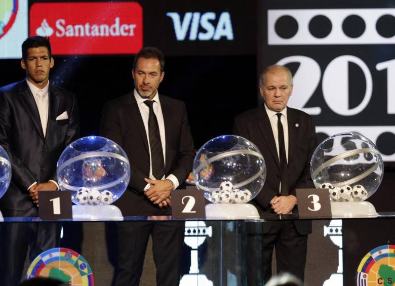 Este martes, en la ciudad de Luque en Paraguay, se realizó el sorteo de la Copa Libertadores 2015. FOTO AFP