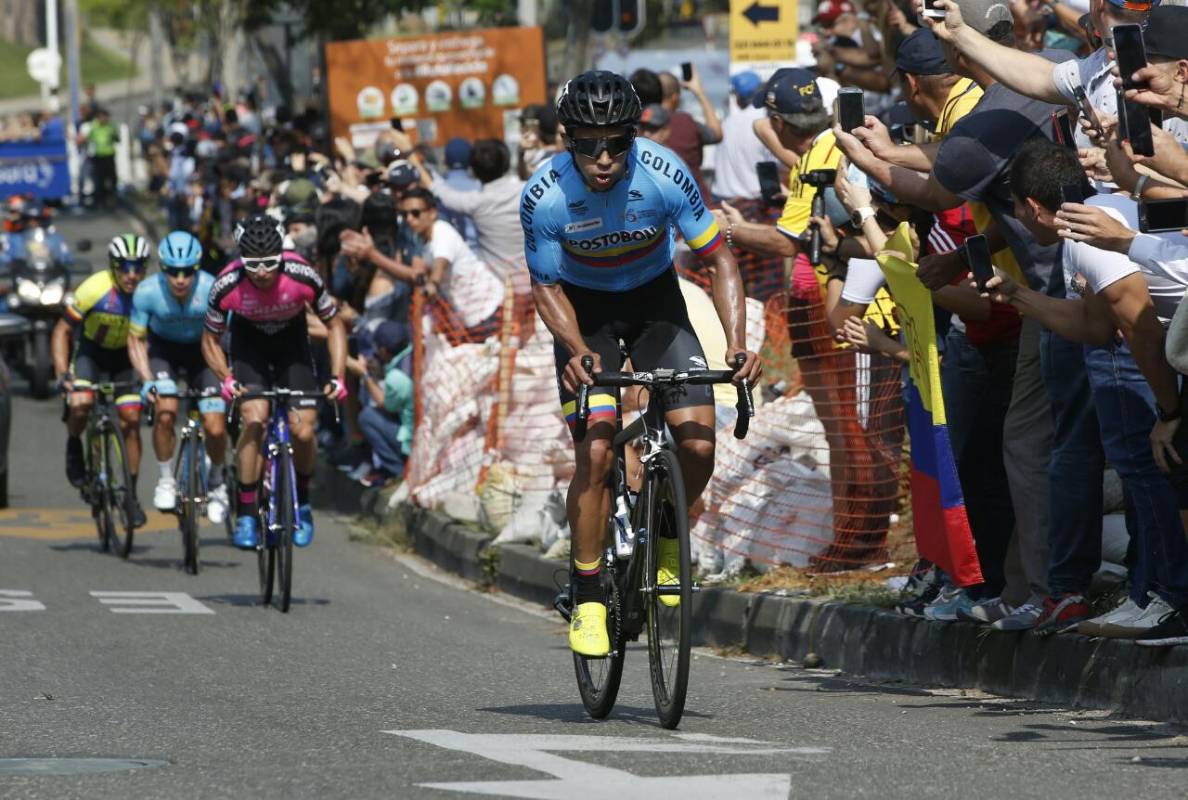 Hermosas postales dejó el desarrollo de la cuarta etapa del Tour Colombia 2.1 que se desarrolló en Medellín, un circuito de 139 kilómetros, que tuvo una masiva presencia de aficionados en cada uno de los puntos por donde transcurrió la fracción. FOTOS JUAN ANTONIO SÁNCHEZ Y MANUEL SALDARRIAGA