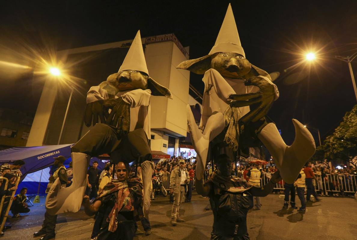 Cada mito fue representado por grupos hasta de 130 artistas. FOTO Manuel Saldarriaga