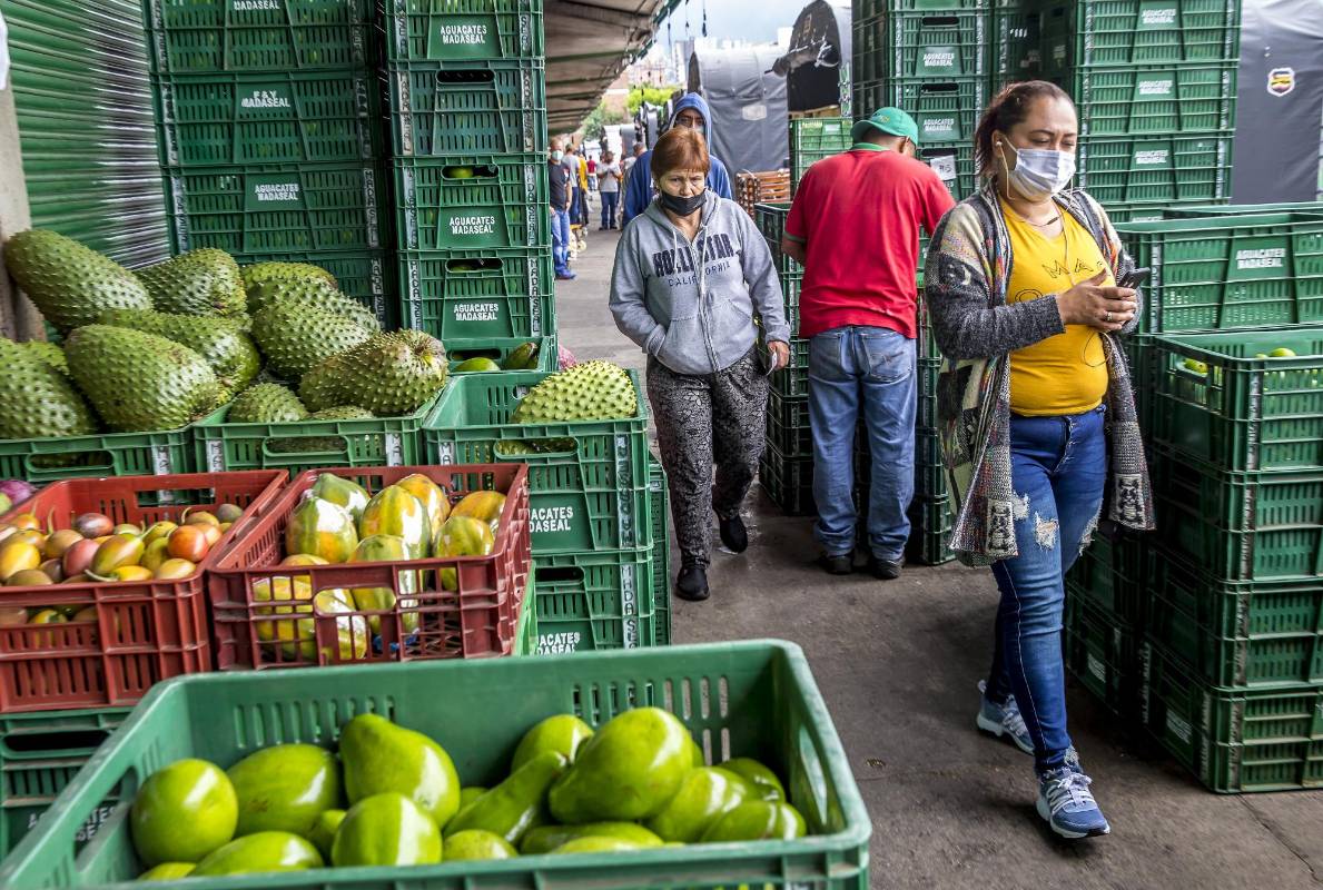 La variedad, los precios y la frescura de los productos son el gran atractivo de la Central Mayorista. Foto Juan Antonio Sánchez
