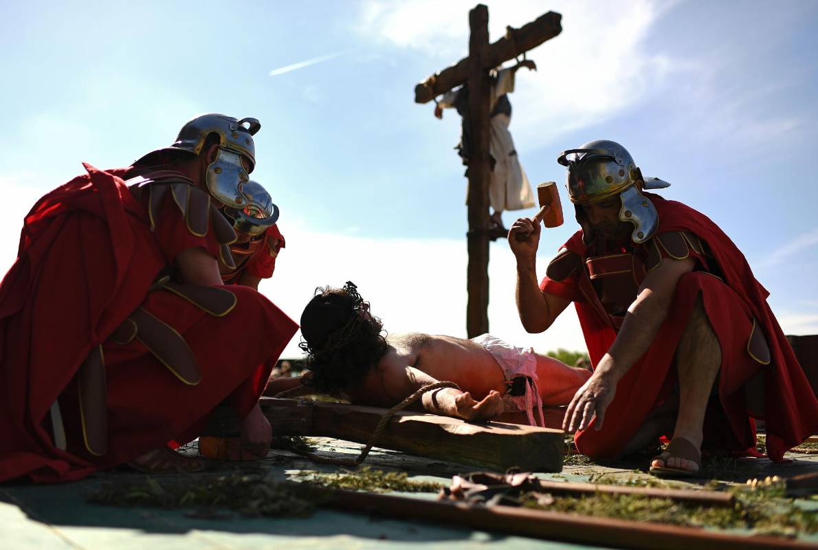 Celebración del viacrucis en Ourem, Portugal. FOTO AFP