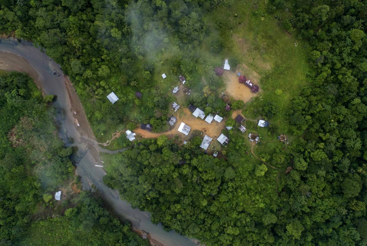 Por acción de los criminales, 2.122 indígenas están confinados en la selva del municipio antioqueño de Murindó. Foto: Manuel Saldarriaga Quintero