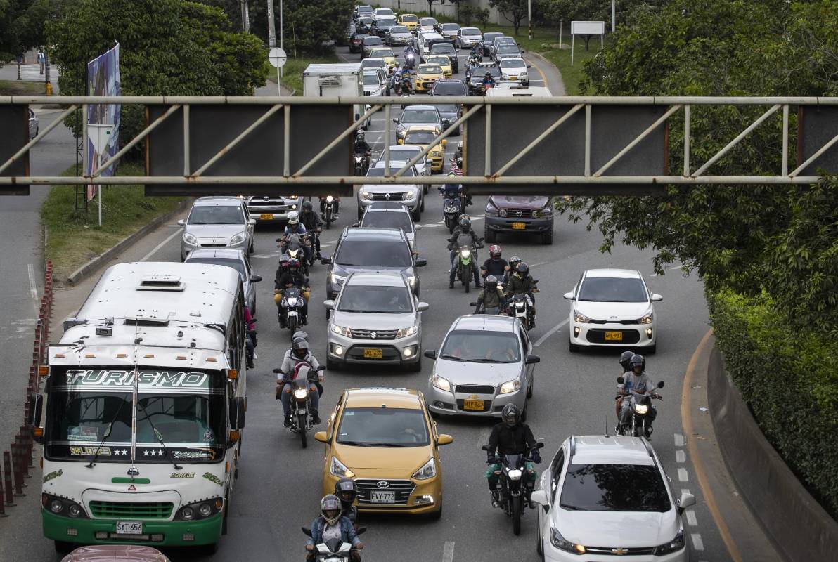 El departamento de Antioquía vivió una jornada plan retorno tranquila según las entidades de transporte, las calles y carreteras estuvieron acompañadas por el Ejército, Policía y Secretaría de Movilidad. Foto Manuel Saldarriaga