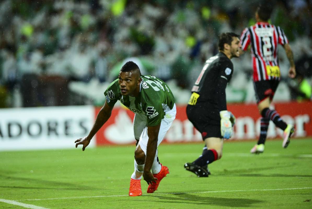 Miguel Ángel Borja fue el autor de los cuatro goles que llevaron a Nacional a ganar la serie ante Sao Paulo de Brasil. FOTO AFP