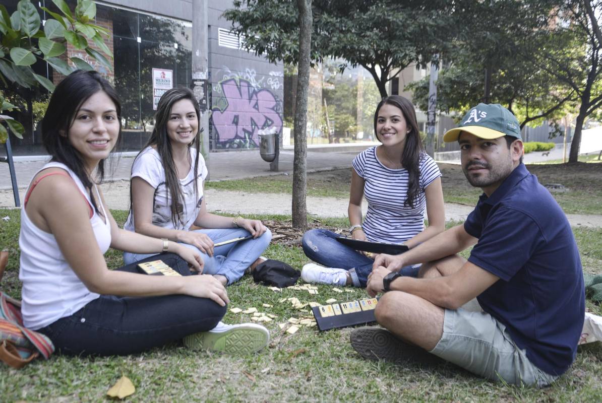 Daniela Gil, Vanessa Gil, Lina Espinal y Jonathan Gil. Foto Cámara Lúcida. 