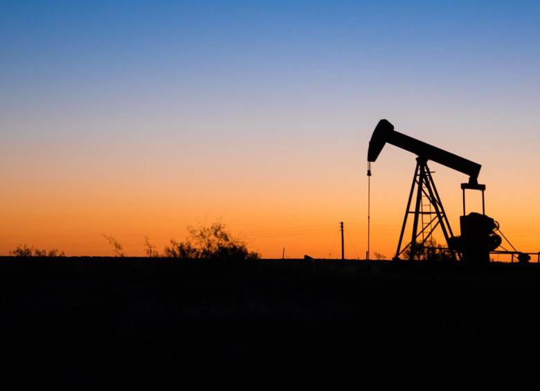 La fracturación hidráulica (fracking) es una técnica para aumentar la extracción de gas y petróleo que consiste en inyectar fluidos a presión en los suelos (esquisto) para fracturar las rocas y sacar los recursos. FOTO 