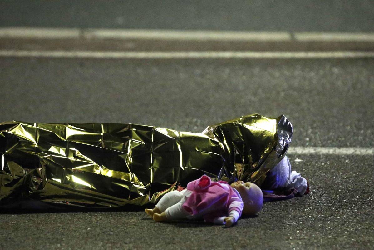 Una de las imágenes más impactantes en esta tragedia. FOTO REUTERS