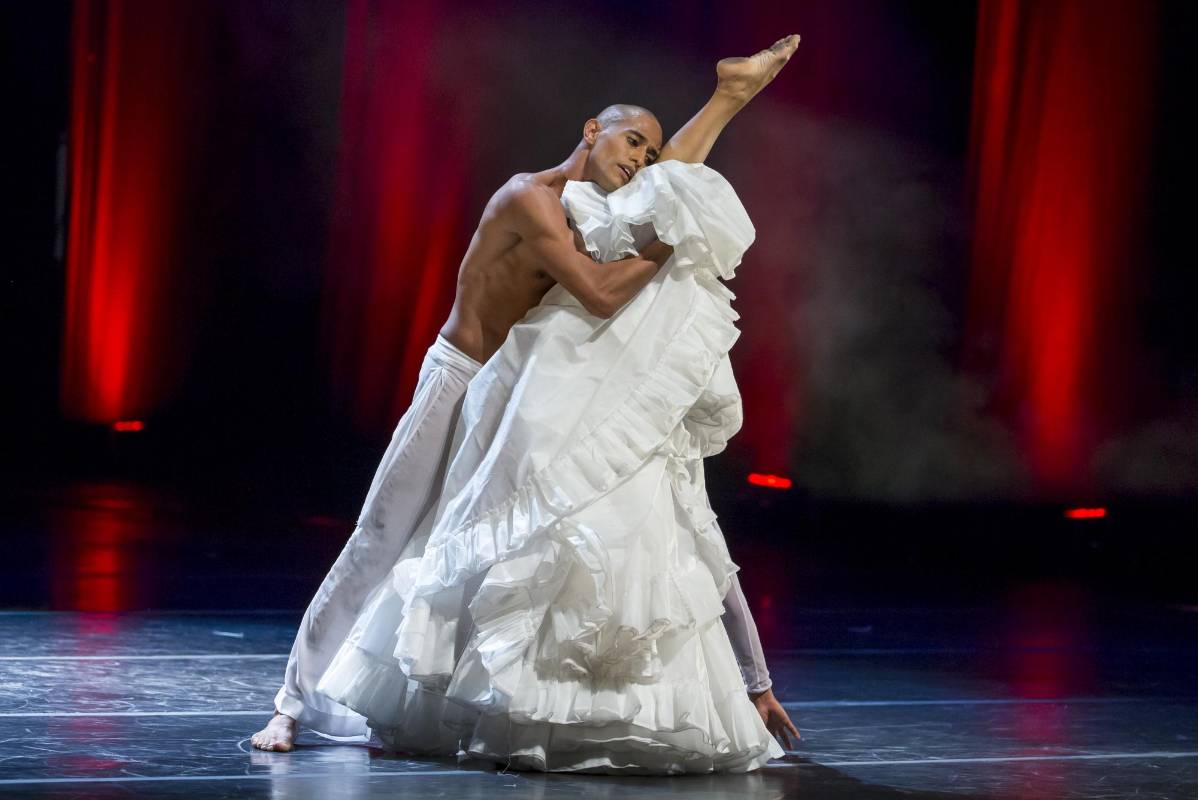 El lenguaje de los cuerpos comunica escenas apasionadas y sensuales, dramáticas y poéticas, nostálgicas y racionales. FOTO JUAN ANTONIO SÁNCHEZ OCAMPO