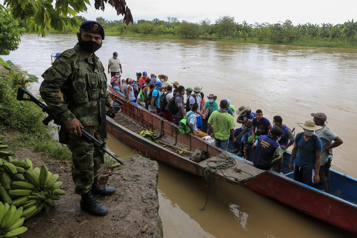 En un caserío conocido como La Isla de la Amargura de Cáceres, Antioquia, el clan del golfo amenazó a sus pobladores, todos ellos campesinos, el pasado 2 de septiembre lo que causó una salida masiva por temor a represalias de este grupo armado ilegal. Hoy este lugar está vacío. Foto: Jaime Pérez, enviado especial.