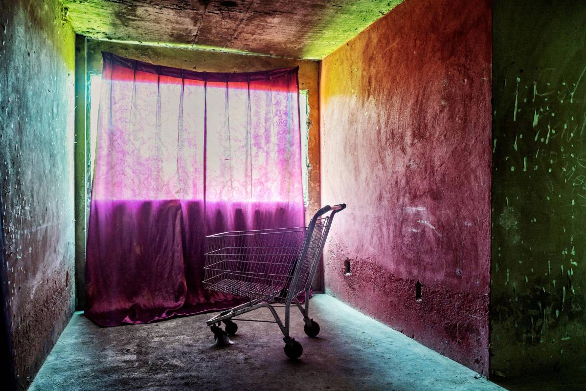 Edificios abandonados y vacíos son a menudo la única solución para muchos de los desamparados que no pueden pagar el alquiler. “Copacabana Palace”, una serie sobre condominios en Brasil, que albergan más de 300 familias sin hogar. Tercer lugar en temas de actualidad. Peter Bauza / Cortesía de World Press Photo Foundation