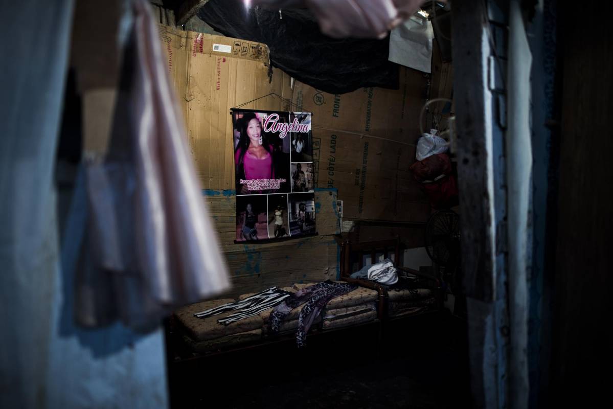 En la casa donde vivía Angelina su recuerdo sigue vivo, su hermana Silvia mantiene fotos y recuerdos de su hermana en cada rincón de su hogar. Foto: Charlie Cordero