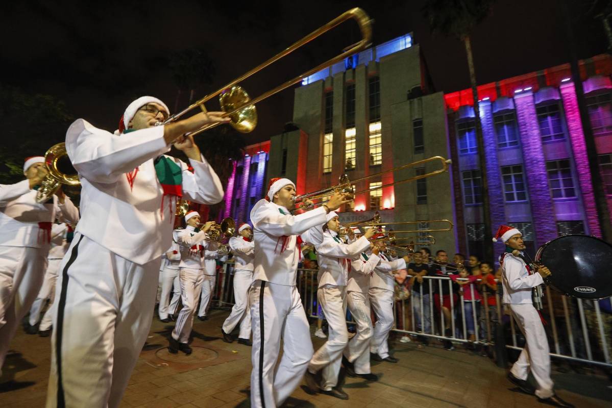 La llorona, el cura sin cabeza, la patasola y otros mitos y leyendas hacen parte del tradicional desfile en la ciudad de Medellín, que es considerado patrimonio cultural inmaterial de Latinoamérica. Foto: Manuel Saldarriaga Quintero