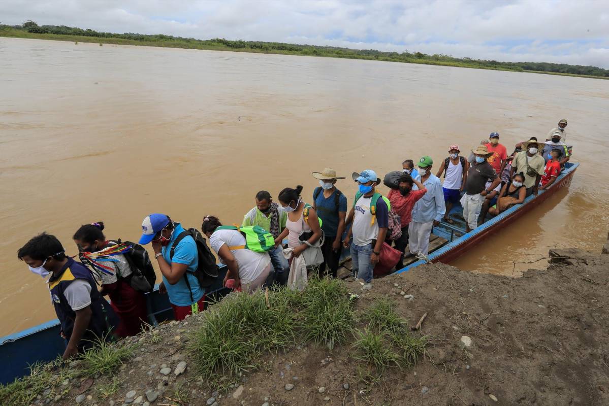 En un caserío conocido como La Isla de la Amargura de Cáceres, Antioquia, el clan del golfo amenazó a sus pobladores, todos ellos campesinos, el pasado 2 de septiembre lo que causó una salida masiva por temor a represalias de este grupo armado ilegal. Hoy este lugar está vacío. Foto: Jaime Pérez, enviado especial.