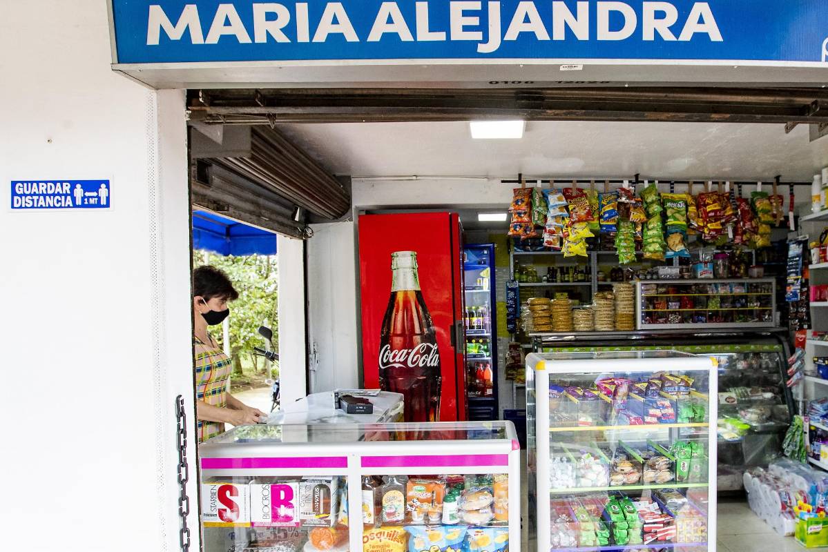 La clave de las tiendas de barrio fue sobreponerse a los cierres por temor a los contagios de la covid- 19 a inicio de abril. Foto: Jaime Pérez