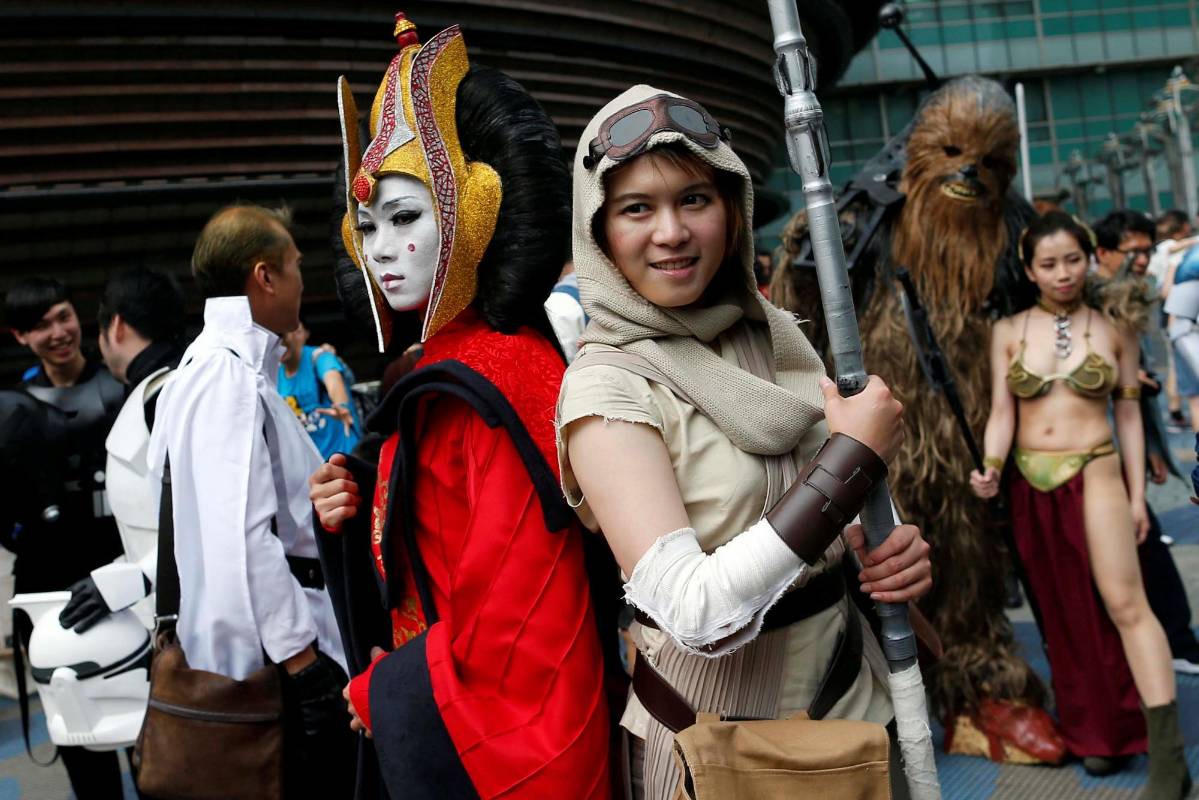 En Taipei, Taiwan, hubo espacio para que la reina Padmé Amidala se tomara una foto con Rey. Foto: Reuters. 