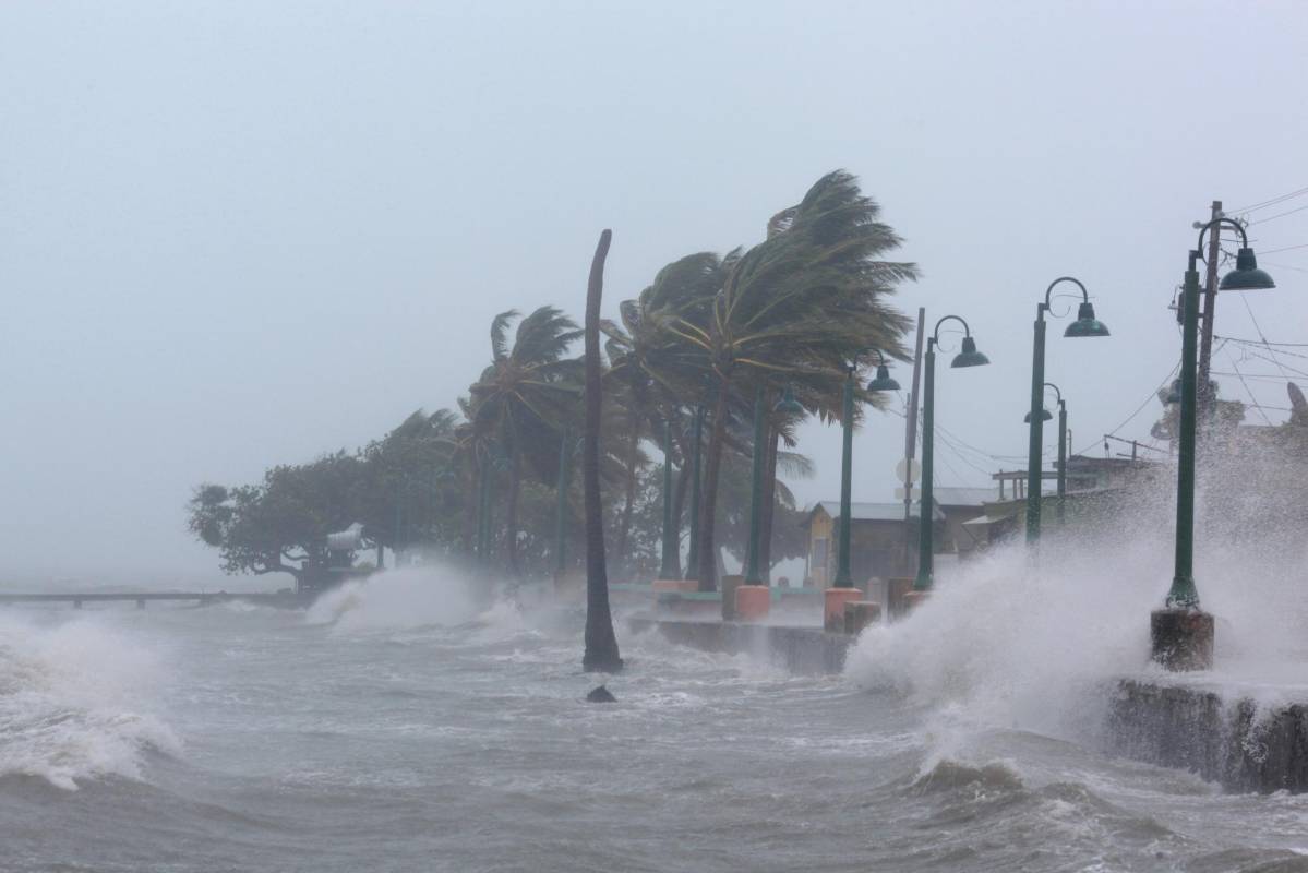 Para la República Dominicana, permanece un aviso de huracán desde Cabo Engaño hacia el norte hasta la frontera con Haití, así como para el sureste, centro y noroeste de Bahamas y las Islas de Turcos y Caicos. FOTO REUTERS