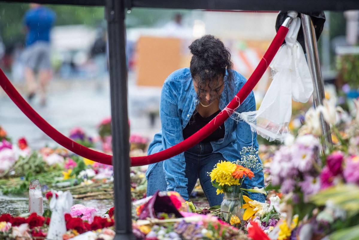 En Minneapolis le dieron el último adiós a George Floyd, quién tras su muerte a manos de la policía causó una ola de indignación en Estados Unidos por los casos de abuso policial y racismo. Foto: AFP
