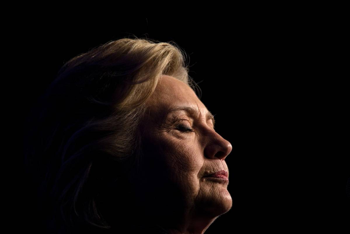 El sueño de ser la primera mujer presidente de Estados Unidos se le desvaneció a Hillary Clinton. FOTO BRENDAN SMIALOWSKI, AFP