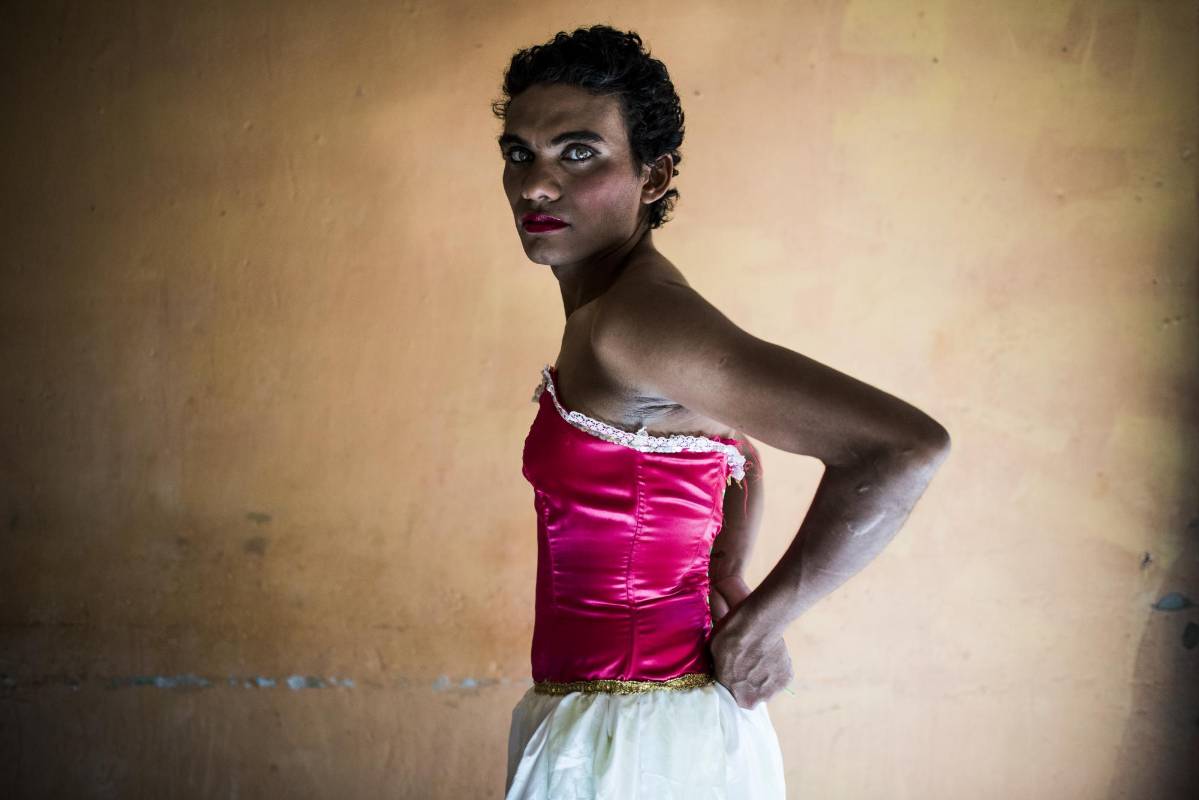En febrero de este año Jania decidió ser mujer trans a pesar de ser víctima de violencia sexual y de que los paramilitares la amenazarán de muerte en varias ocasiones. Foto: Charlie Cordero