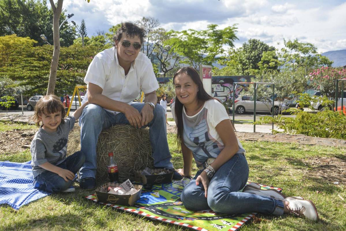 Santiago Álvarez, Juan Pablo Álvarez y Lina Murcia. Foto Cámara Lúcida. 