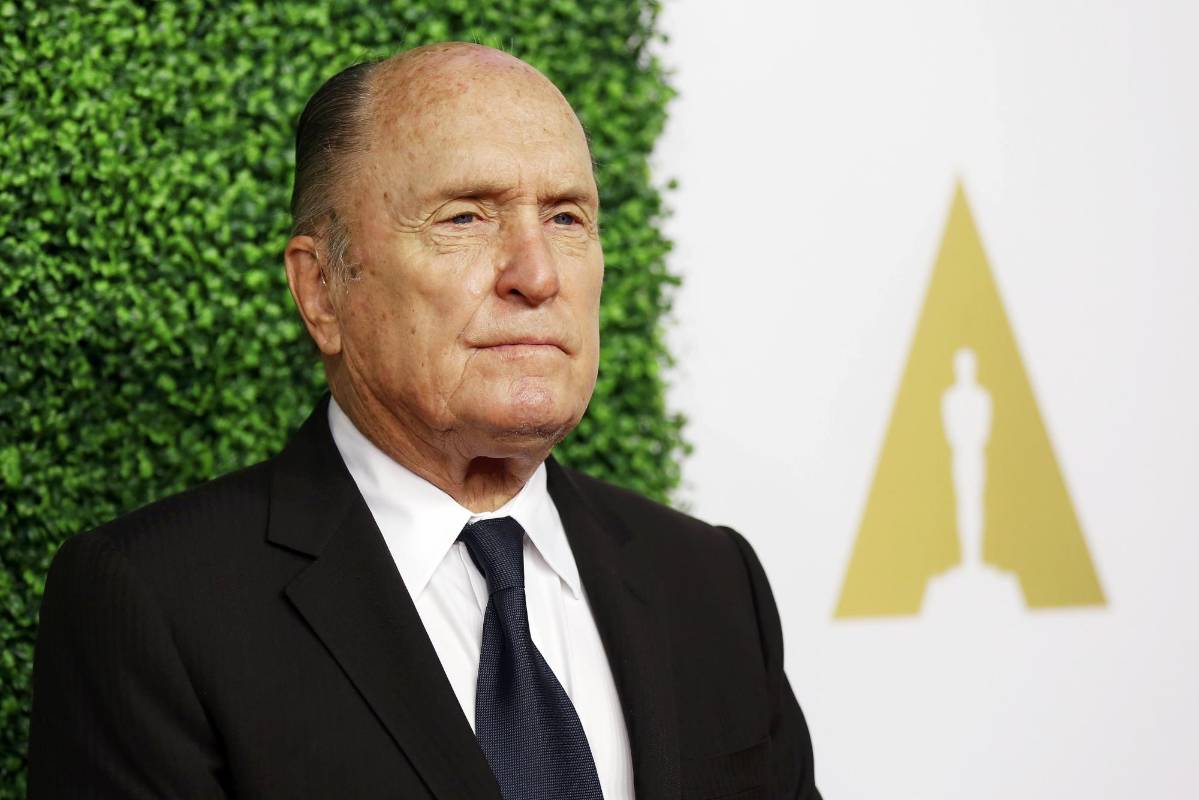 Robert Duvall nominado a mejor actor de reparto llega al homenaje de La Academia. FOTO Reuters