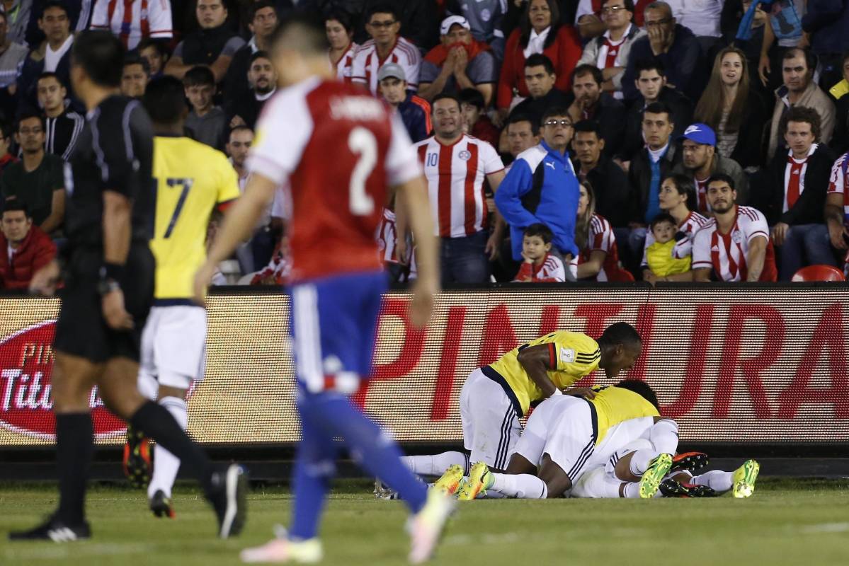 El tanto del triunfo llegó luego de una buena jugada colectiva que Cardona coronó con un remate que pasó por encima del portero Diego Barreto. FOTO AP