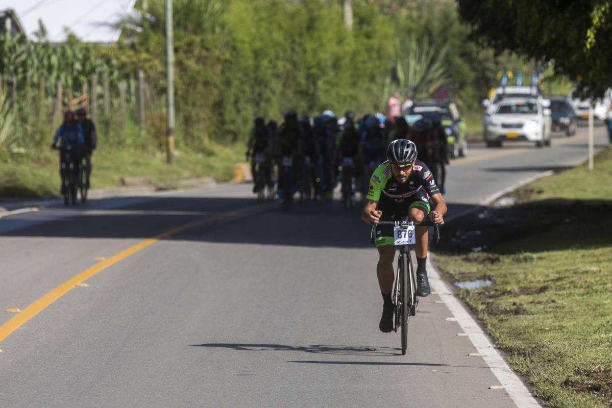La prueba de ruta recorrió 48 kilómetros entre los municipios de Guarne, Carmen de Viboral y La Ceja en el oriente de Antioquia. Foto: Esteban Vanegas