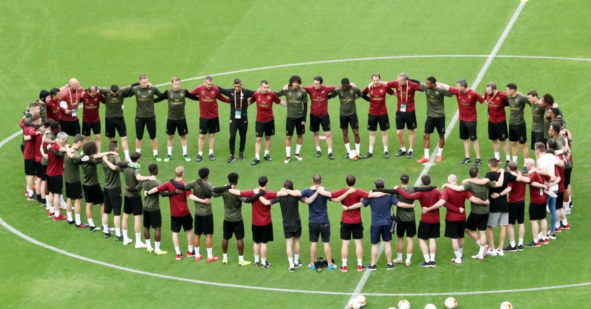 O curioso caso de Mkhitaryan: Liga Europa joga luz na relação desajeitada  entre futebol e política, liga europa