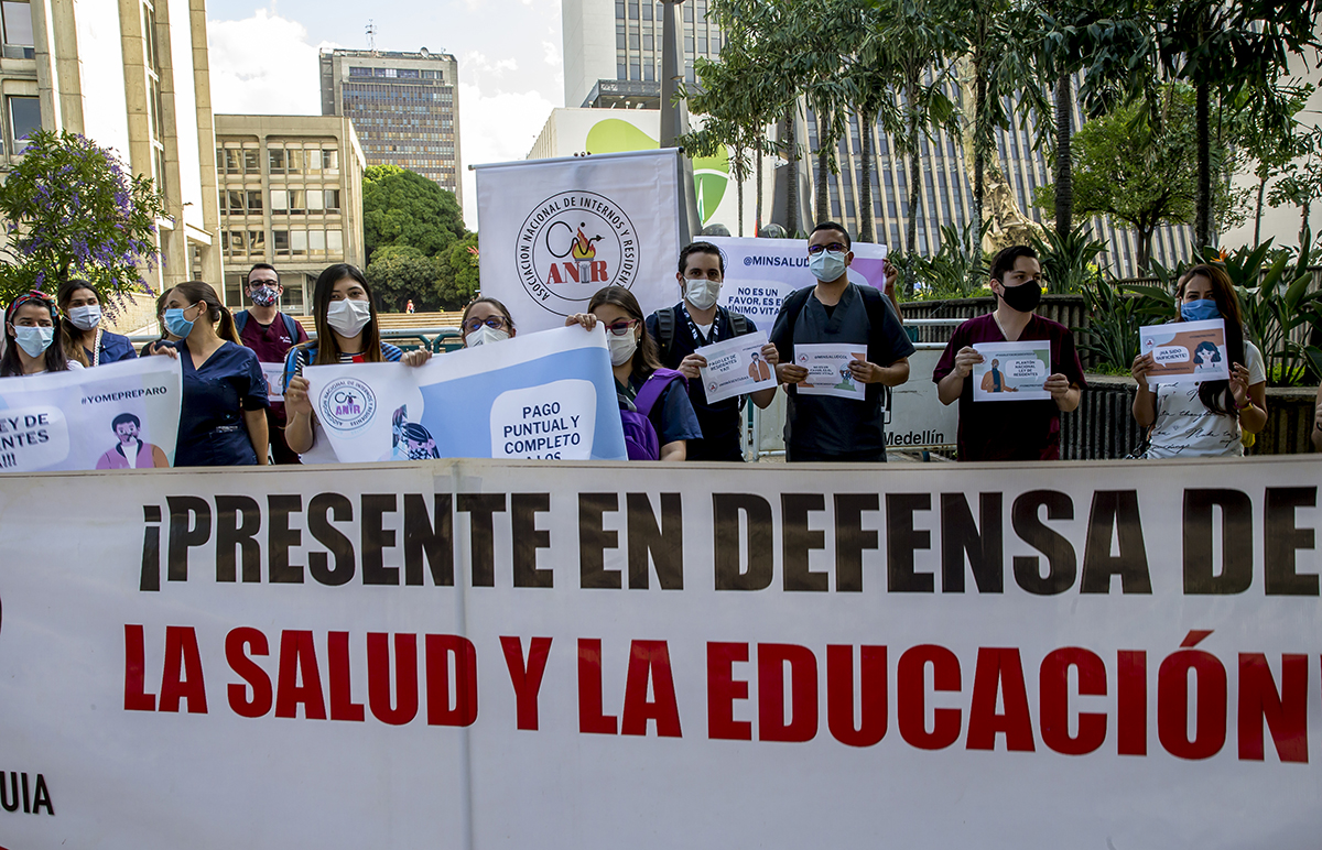 El Ministerio de Salud se pronunció y aseguró que a todos los residentes se les realizarán los pagos pendientes a través de giros parciales, una vez sea validada la información requerida. FOTO JUAN ANTONIO SÁNCHEZ OCAMPO