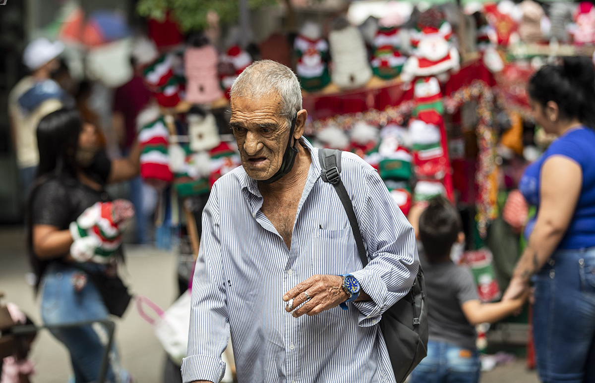Si las medidas de bioseguridad no se cumplen se corre el riesgo que la alcaldía municipal cierre el centro afectando los comerciantes. Foto: Camilo Suárez