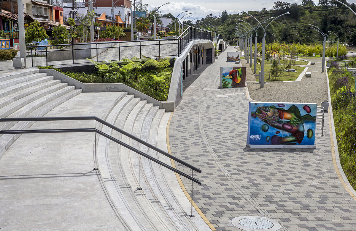 Pocos visitantes pudieron disfrutar del recién inaugurado malecón de Guatapé. Foto Juan Antonio Sánchez Ocampo 