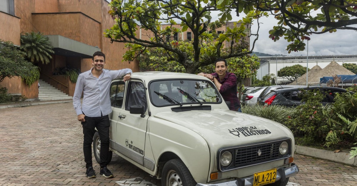  El amigo fiel vuelve  un Renault   eléctrico rueda en Medellín
