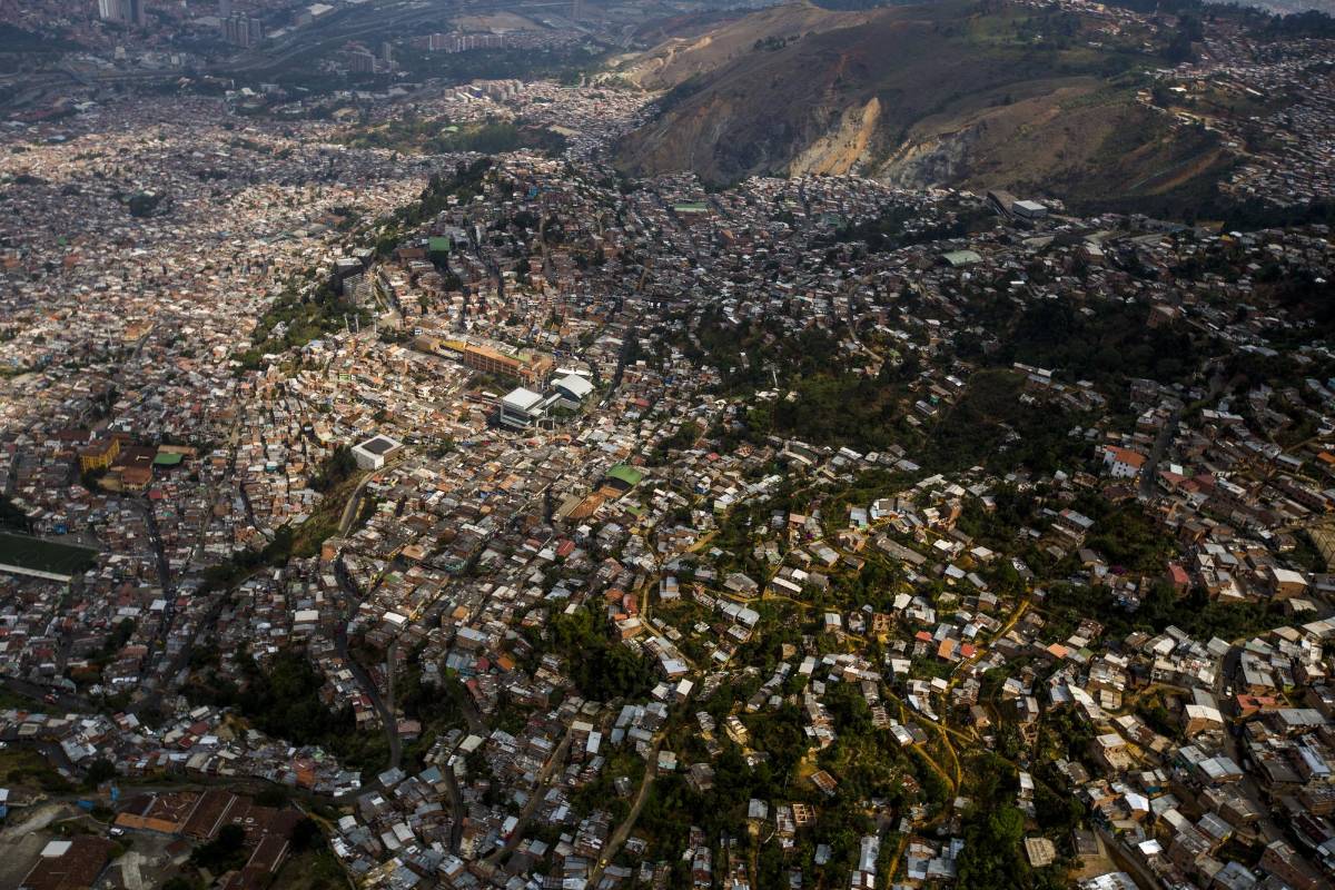 Desarrollo urbano en Medellín - Foto Esteban Vanegas