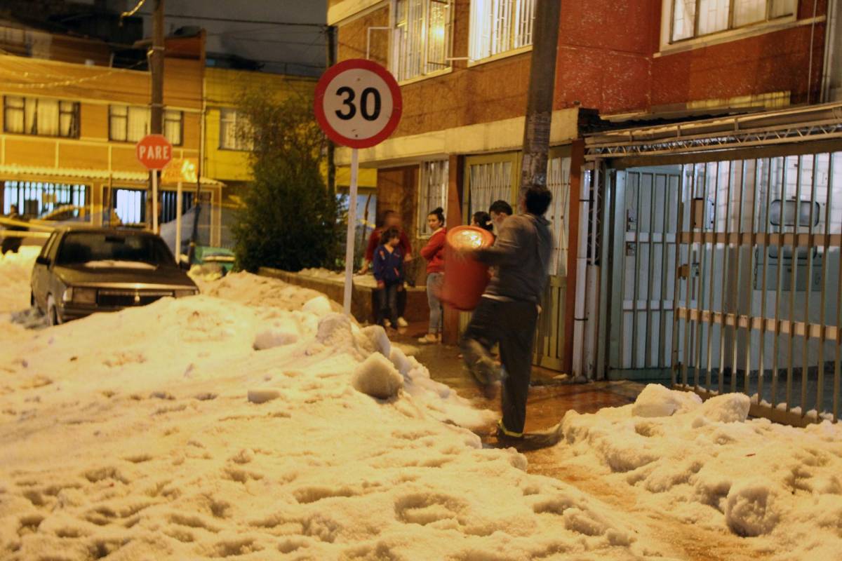 Las precipitaciones provocaron emergencias por inundaciones, principalmente en los barrios El Restrepo, La Fragua, Santa Isabel y El Dorado. FOTO COLPRENSA