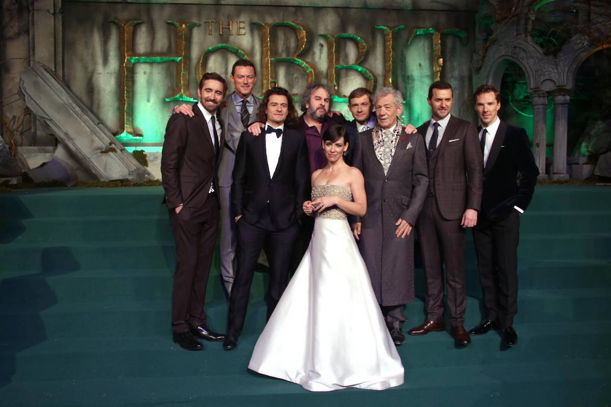 Luke Pace, Luke Evans, Orlando Bloom, el director Peter Jackson, Martin Freeman, Sir Ian McKellen, Richard Armitage, Benedict Cumberbatch y Evangeline Lilly. FOTO AP