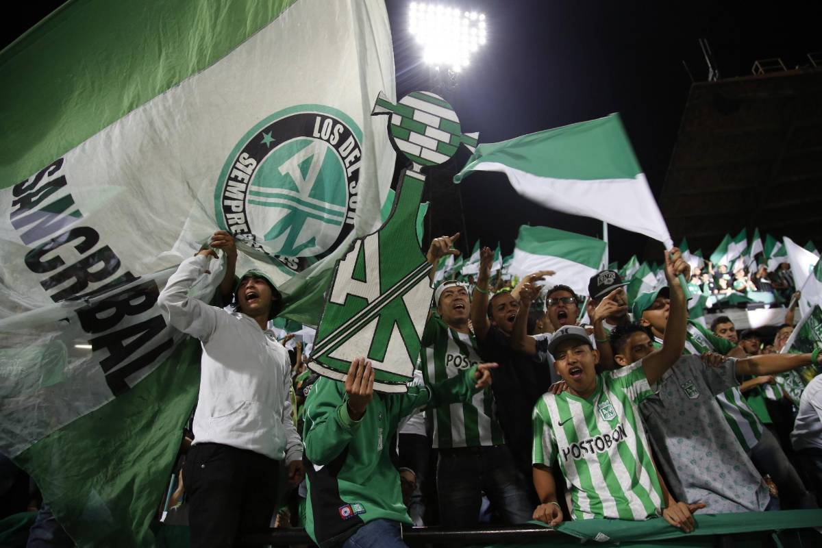 De principio a fin, los hinchas verdes alentaron en la tribuna. FOTO AP