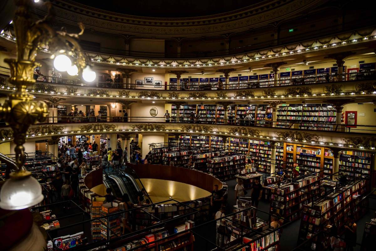  La librería El Ateneo Gran Splendid, una joya arquitectónica de Buenos Aires, acaba de ser elegida por la revista National Geographic como la más bella del mundo. FOTO REUTERS