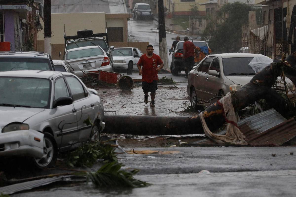 Cuando llegó María, unos 50.000 abonados aún estaban sin electricidad y unas 200 personas seguían viviendo en refugios por el embate de Irma. FOTO REUTERS