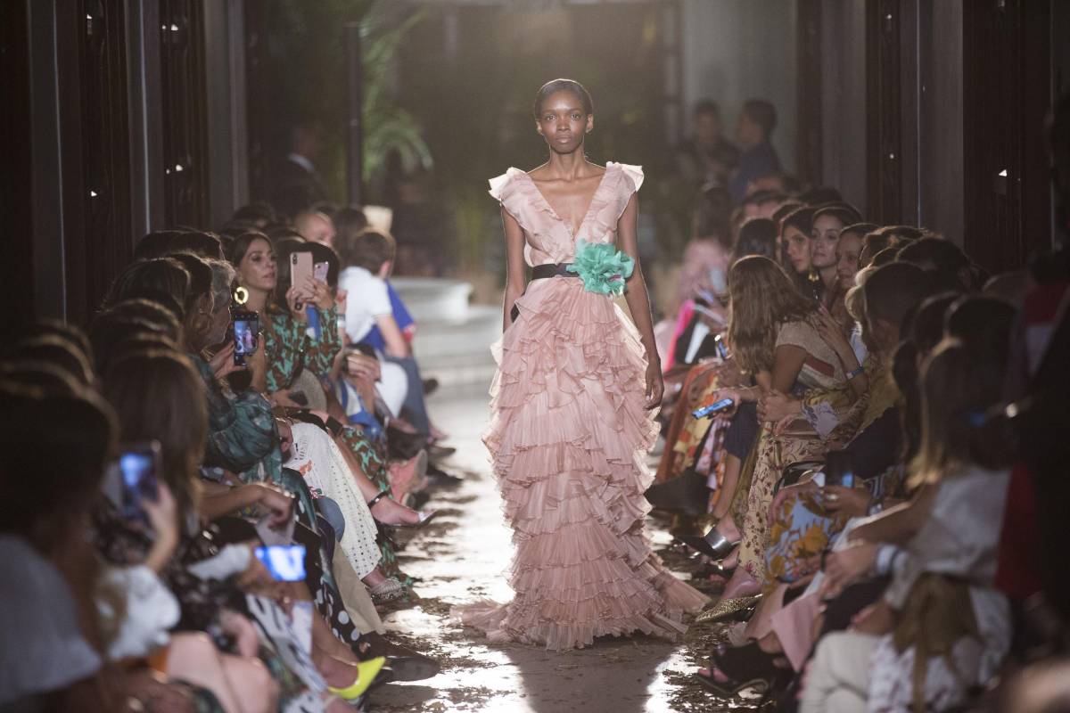 Caprice es el nombre de la colección de Ortiz que refleja a una mujer extrovertida, que prefiere las flores en vez de maquillaje y le encanta andar descalza. FOTO Edwin Bustamante.