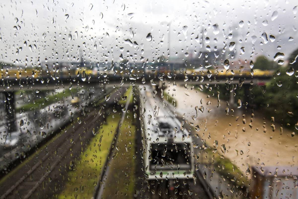 Invierno en Medellín. Foto Manuel Saldarriaga