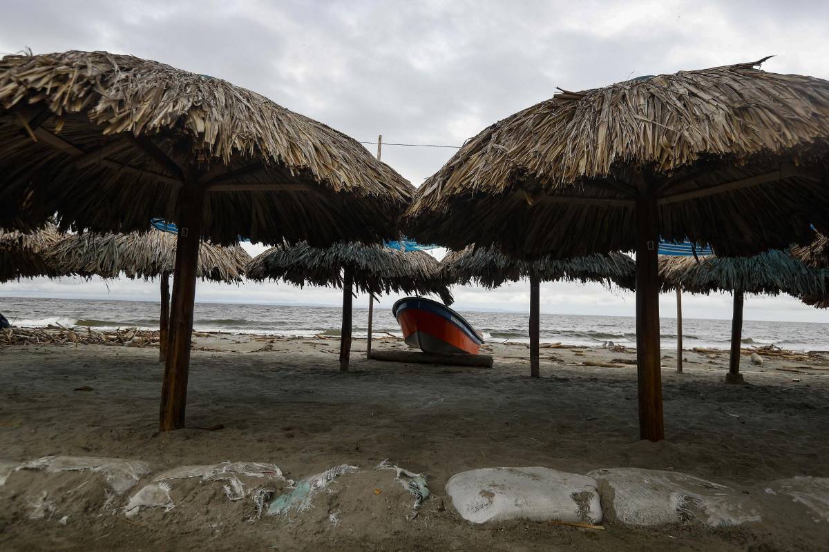 Las Medidas de bioseguridad para volver al mar, implicaran un cambio de mentalidad en la forma de vacacionar con el fin de garantizar el cuidado para evitar contagios de covid . Foto: Manuel Saldarriaga Quintero.