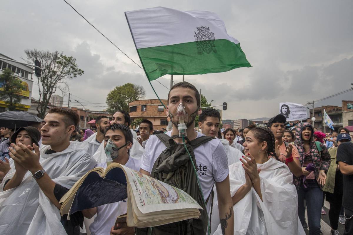 Los recorridos por las calles fueron acompañados con pancartas, cánticos y consignas. Foto Santiago Mesa
