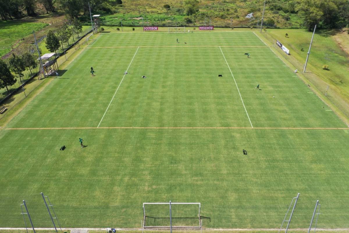 Como lo habían anunciado, Atlético Nacional retomó este jueves las actividades en su sede deportiva de Guarne luego de que la Dimayor les otorgara el aval para hacerlo. Foto: Cortesía