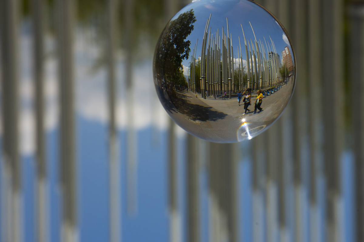 Lo dice el refrán, la realidad depende del cristal con que se mire. Foto: Edwin Bustamante