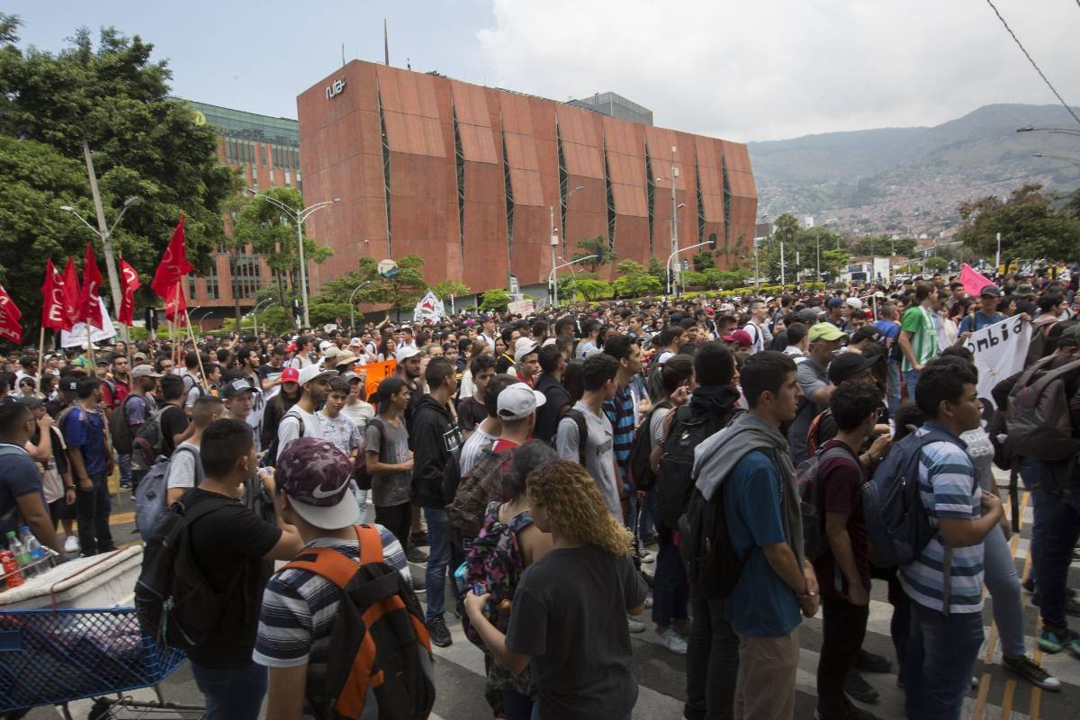 Dichas alteraciones, según la Universidad de Antioquia, “afectaron también el interior del campus, donde aún había algunas personas”. FOTO EDWIN BUSTAMANTE