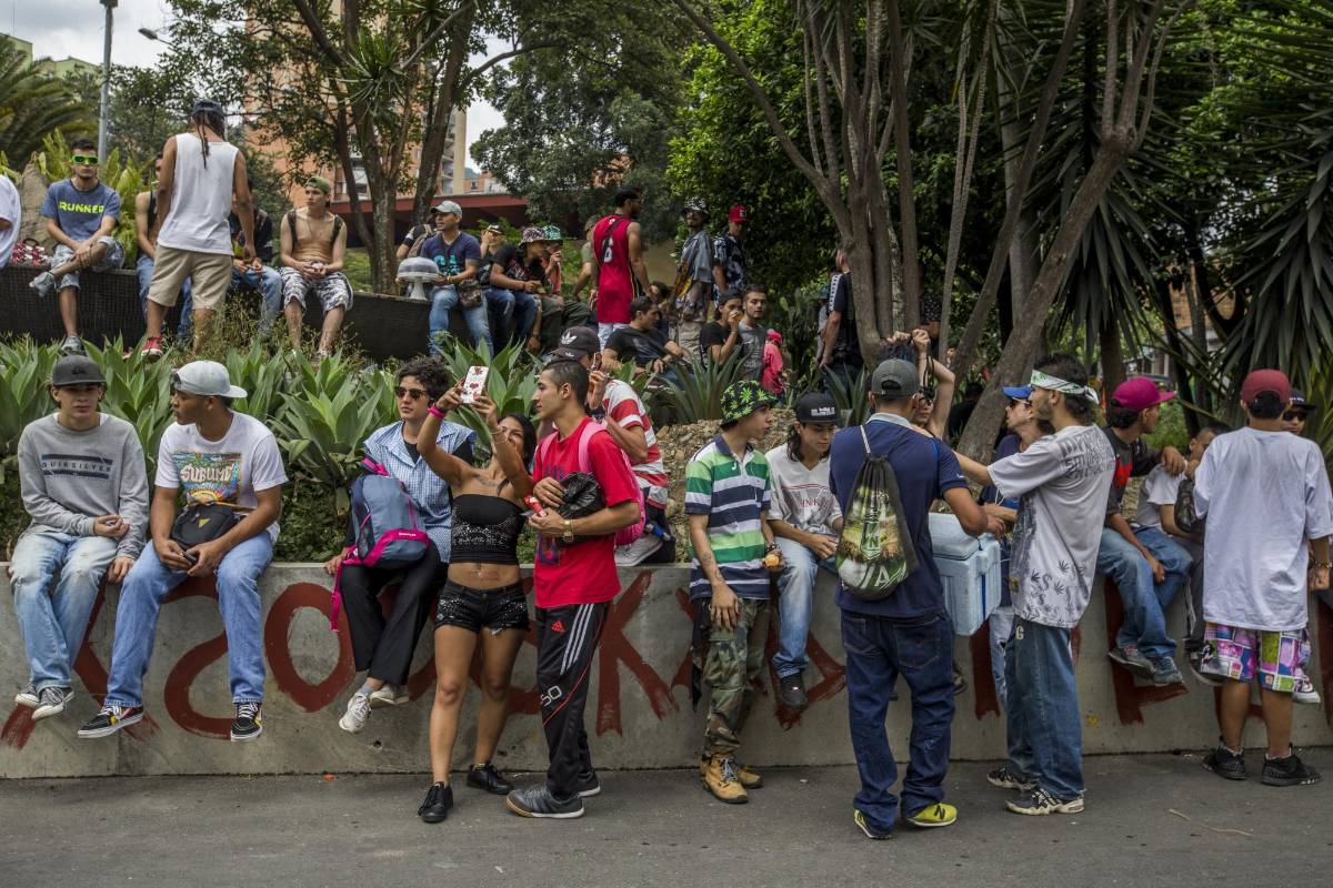 En Medellín la movilización comenzó a las 2:30 de la tarde en el Teatro Pablo Tobón Uribe. Foto: Santiago Mesa