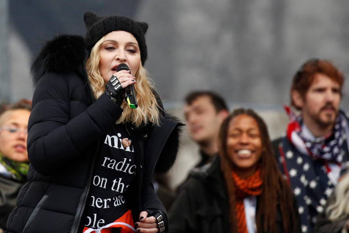 El sábado diferentes personalidades del mundo del entretenimiento como Madonna, participaron en la marcha de las mujeres en varias ciudades para manifestarse contra Trump. FOTO Reuters