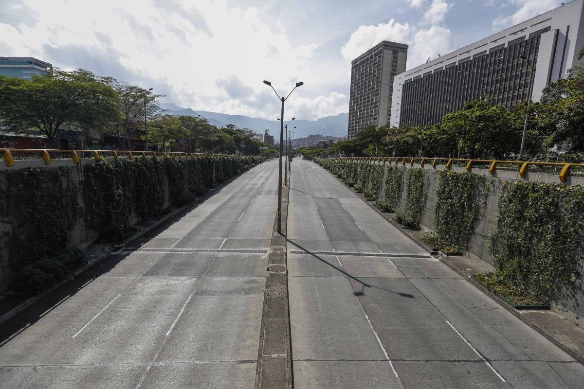 Con la extensión del aislamiento y la reapertura de otros sectores, el llamado es a extremar el auto cuidado para evitar el contagio. Foto: Manuel Saldarriaga Quintero.
