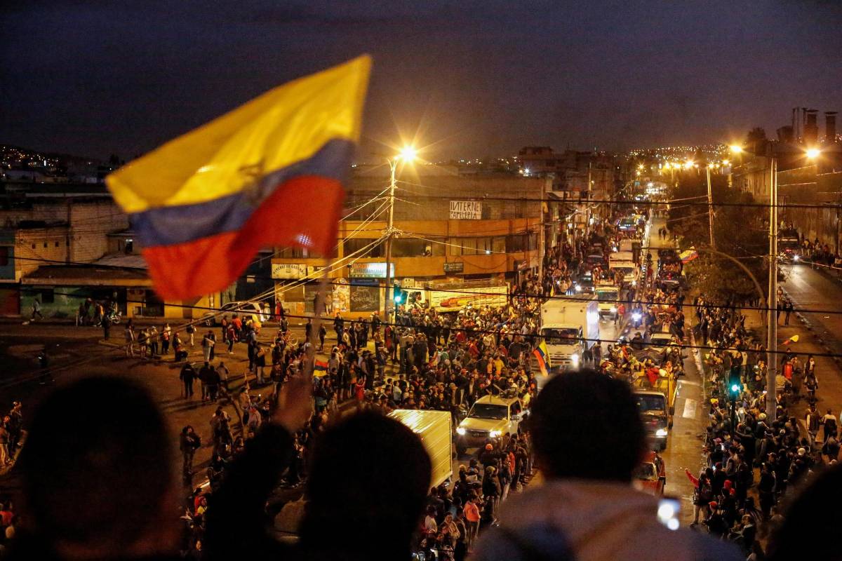 Aunque súbitas, las decisiones del Ejecutivo tienen una causa. El país estaba cercano a una crisis económica y pidió un rescate al Fondo Monetario Internacional que fue aprobado en febrero por 4.200 millones de dólares. Foto: REUTERS